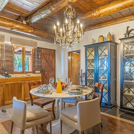 Quinta Villa *
